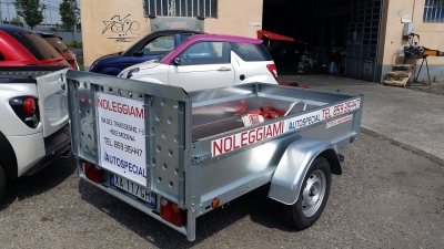 rimorchio a noleggio